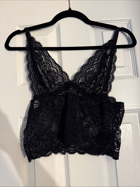 Cupshe Other - Cupshe Black Floral Lace V-Neck Bralette with Scalloped Trim
